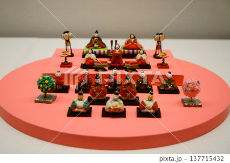 9422　雛人形　十五人揃い 137715432