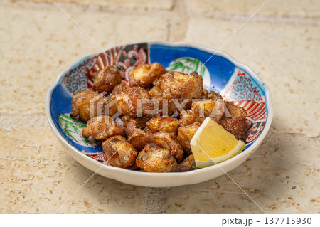 丸軟骨炭焼き コリコリ食感の鶏軟骨焼き料理 137715930