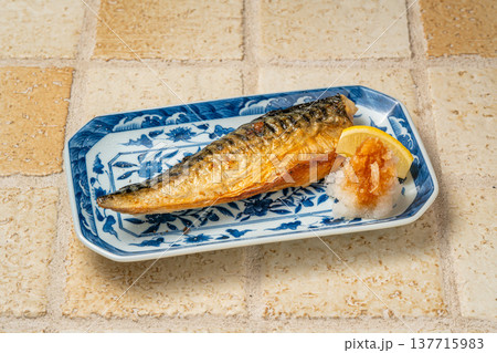 鯖塩焼き 香ばしく焼き上げた和食定番の魚料理 137715983