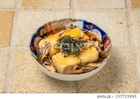 揚げ出し豆腐 出汁が香る和食の定番料理 137715993