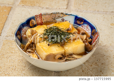 揚げ出し豆腐 出汁が香る和食の定番料理 137715995