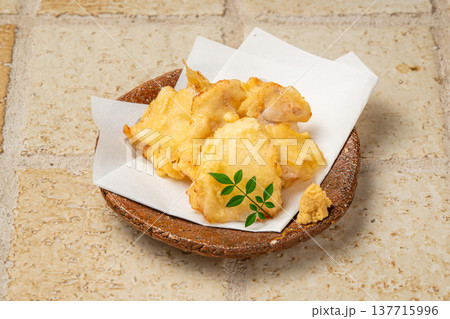 とり天 大分名物サクサク衣の鶏肉天ぷら料理 137715996