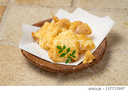 とり天 大分名物サクサク衣の鶏肉天ぷら料理 とり天 大分名物サクサク衣の鶏肉天ぷら料理 137715997