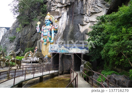 マレーシア バトゥ洞窟 マレーシア バトゥ洞窟 137716270