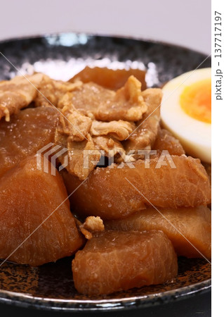 豚バラと大根の煮物 豚肉 ダイコン 料理 豚バラと大根の煮物 豚肉 ダイコン 料理 137717197
