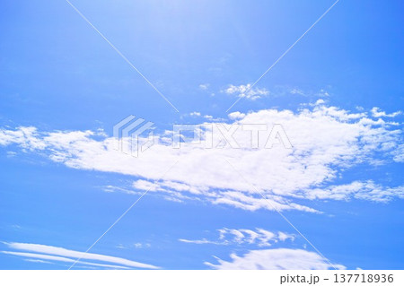 青空と雲イメージ 青空と雲イメージ 137718936