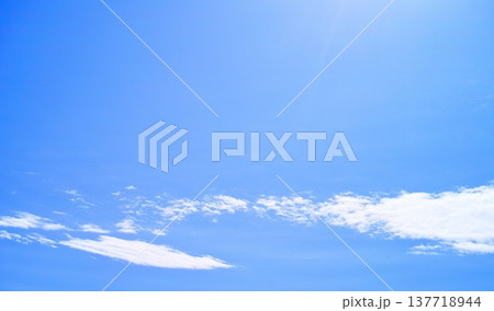 青空と雲イメージ 青空と雲イメージ 137718944