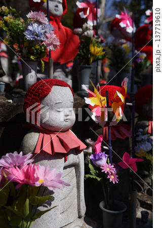 千躰子育地蔵尊 千躰子育地蔵尊 137719610