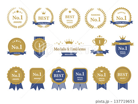 ランキング・アワード用のメダルとエンブレムのセット ゴールドと紺・ネイビー 137719653