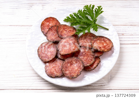 黒胡椒サラミ 137724309