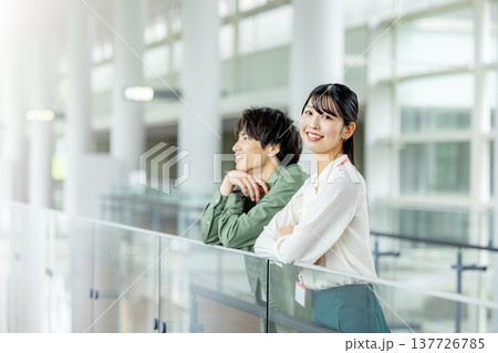 男女　ベンチャー企業 137726785