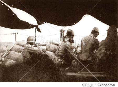 古写真　1937年　日中戦争中の上海　浦東の戦場の日本陸軍 137727756