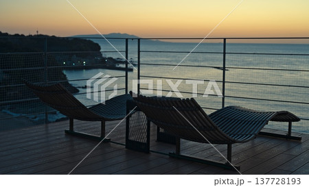 海からの日の出 海からの日の出 137728193