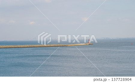 海が見える風景 137728904