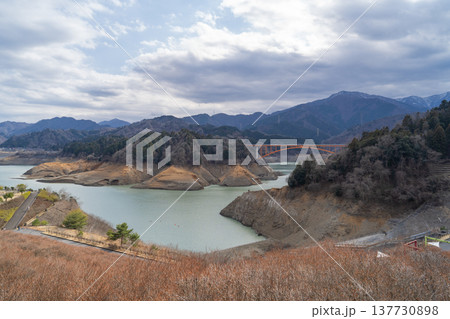鳥居原ふれあいの館と宮ヶ瀬湖 鳥居原ふれあいの館と宮ヶ瀬湖 137730898