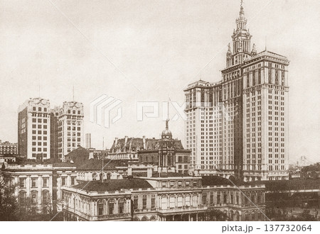 古写真　1916年　米国　ニューヨーク市庁舎とマンハッタン市営ビル 137732064