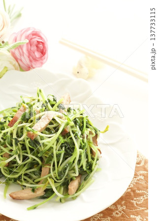 豆苗のベーコン炒め 137733115