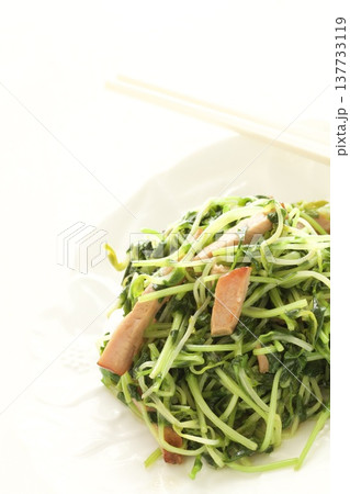 豆苗のベーコン炒め 137733119
