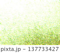 明るい黄緑色の抽象的な背景素材 137733427