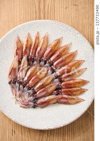 生のホタルイカ 春の旬食材 生のホタルイカ 春の旬食材 137733490