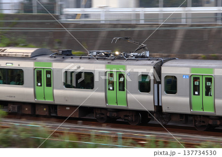 山手線E235系電車(架線状態監視装置:モハE235-36) 山手線E235系電車(架線状態監視装置:モハE235-36) 137734530