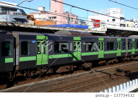 ［JY］山手線E235系電車（205系風ラッピング車両：中間車） 137734532