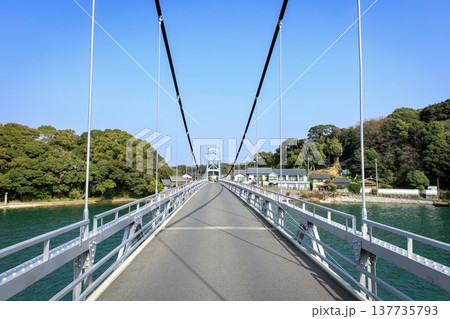 浜松市、浜名湖に架かる瀬戸橋 137735793