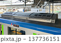 電車の屋根の空調装置(パンタグラフ周辺) 137736151