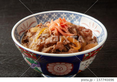 牛丼 137740896