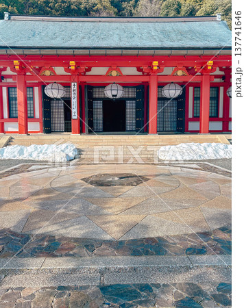 鞍馬寺 本殿と雪 Kurama-dera temple hall Kyoto 137741646