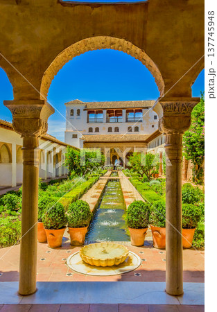 Generalife palace and garden, Granada, Spain Generalife palace and garden, Granada, Spain 137745948