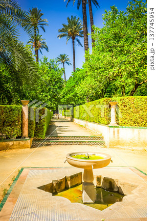 Garden of the Poets, Alcazar Palace, Seville 137745954
