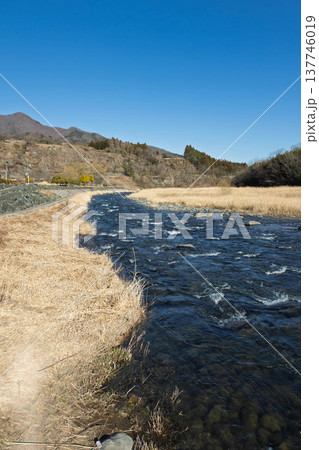 早春の吾妻川　小野上温泉公園より 137746019