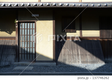 街角の風景　スケッチ写真 137746262