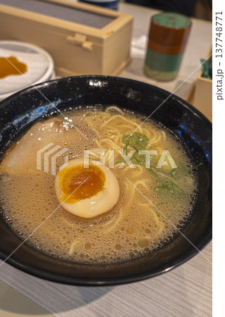 美味しそうな麺食 137748771