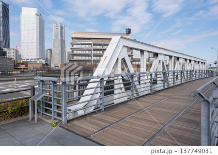 横浜新港橋 137749031