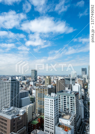 横浜管内方面の街並 137749092