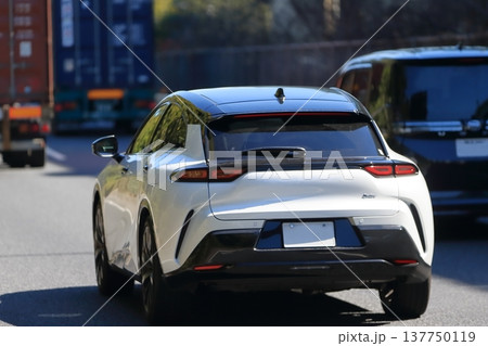 白い国産スポーツカー イメージ 白い国産スポーツカー イメージ 137750119