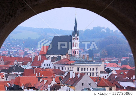 チェスクークルムロフの旧市街 137750860