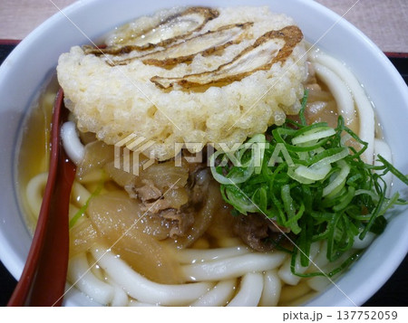 博多名物のごぼう天うどん 137752059