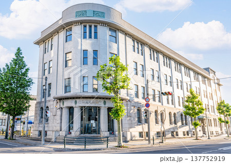 北海道小樽市　小樽芸術村の似鳥美術館（旧拓殖銀行小樽支店） 137752919