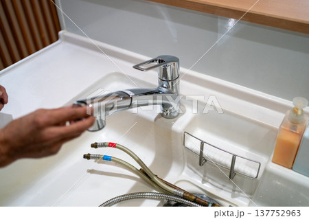 キッチン水栓の交換 137752963