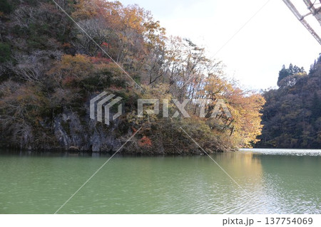 秋の帝釈峡　神龍湖 137754069