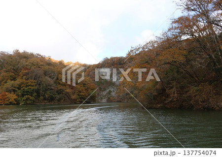 秋の帝釈峡　神龍湖 137754074