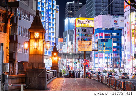 《東京都》秋葉原電気街・都市夜景 137754411