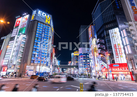 《東京都》秋葉原電気街・都市夜景 《東京都》秋葉原電気街・都市夜景 137754415