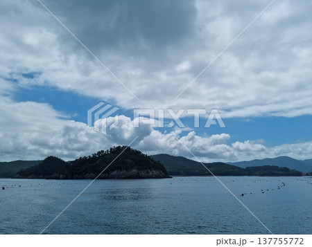 This is the seascape of Ttangkkeut Village	 137755772