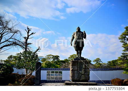 静岡県　駿府城公園 徳川家康公之像 137755804