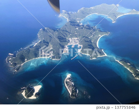 冬 機内から望む座間味島 冬 機内から望む座間味島 137755846