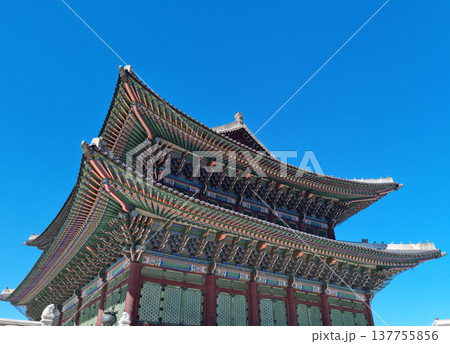 This is Gyeongbokgung Palace in Seoul, South Korea.	 137755856
